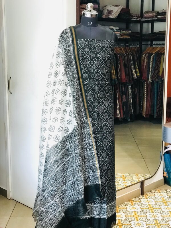 Salwar Suit